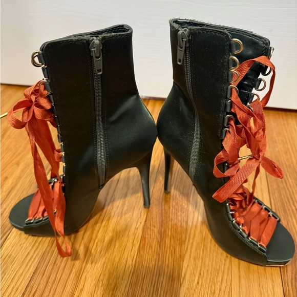 Steve Madden Green Stylish Women's Lace-Up Boots - Picture 3 of 4